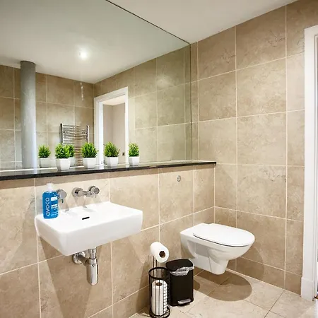 The Onyx Suite Manchester Exterior photo